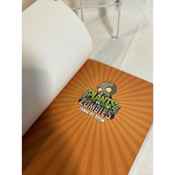 Plants vs.‎ Zombies Volume 8: Lawn of Doom Book - Picture 7 of 12
